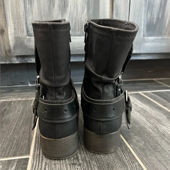 NWT SO Black Boots - Picture 6 of 9